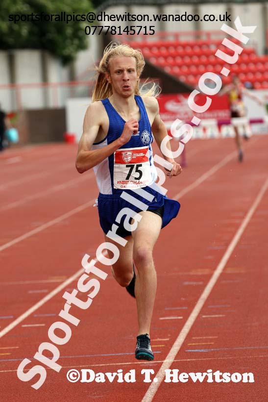 Senior boys 2000 metres steeplechase, English Schools Track and Field. Photo: David T. Hewitson/Sports for All Pics